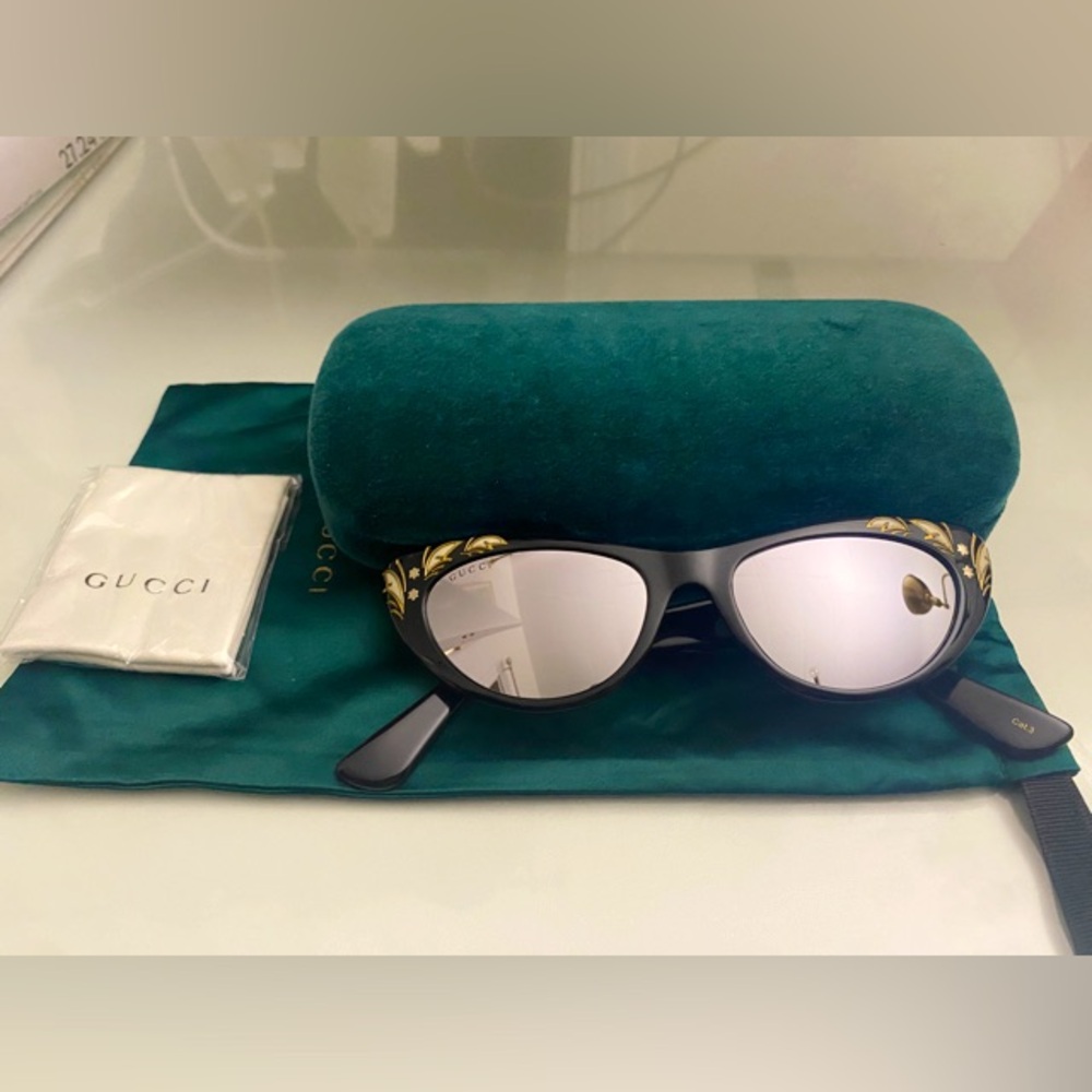 Gucci Black Cat Eye Sunglasses Silver Mirror Lenses GG0089S - Picture 5 of 6
